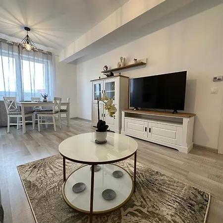 Lovely Avantgarden Apartment Brasov